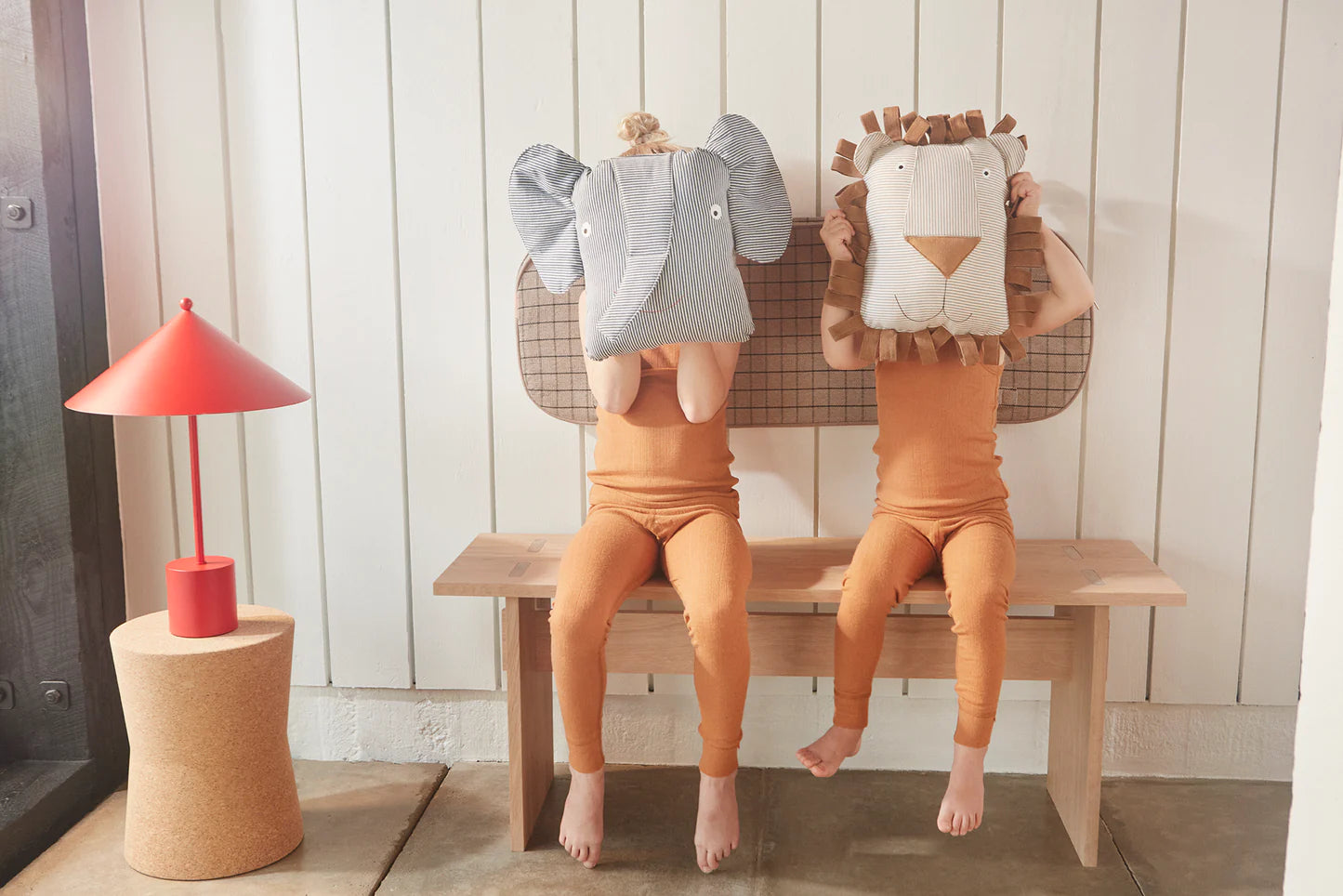 ŽAISLAS - PAGALVĖ LOBO LION