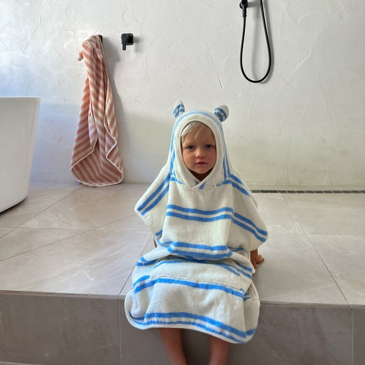 KIDS CHARACTER HOODED TOWEL - SAMMY THE SEAGULL BLUE STRIPE