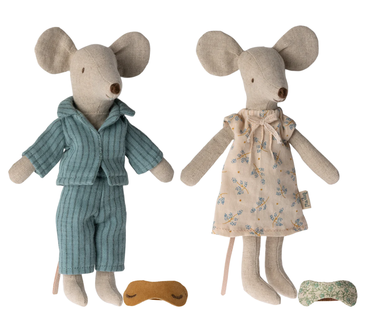 MUM AND DAD MICE IN CIGARBOX