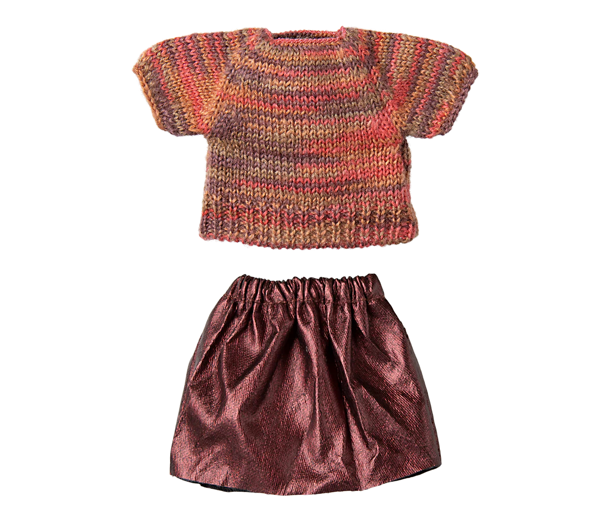 SKIRT AND KNITTED BLOUSE, MUM MOUSE