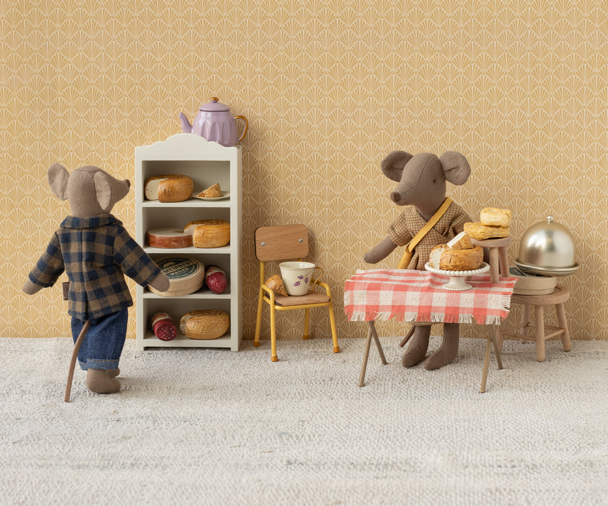 Brown Checked Shirt And Pants Dad Mouse