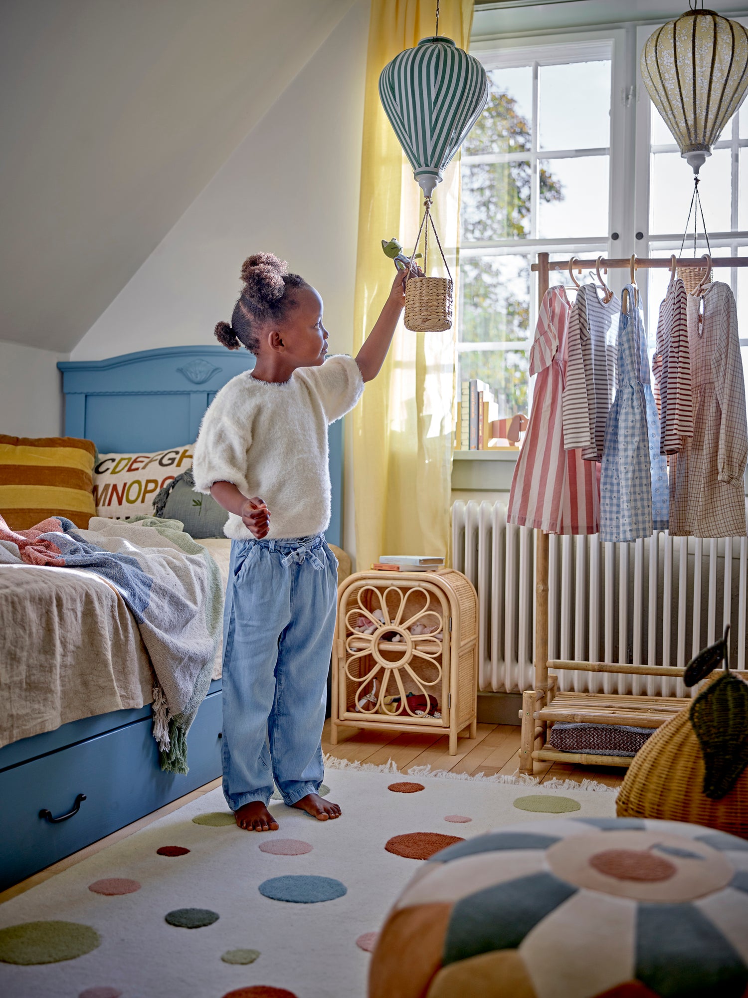 CHRISTIANNA CLOTHES RACK