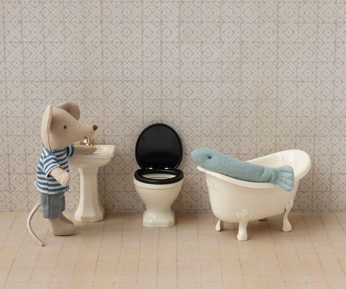 WC, Mouse - Off white