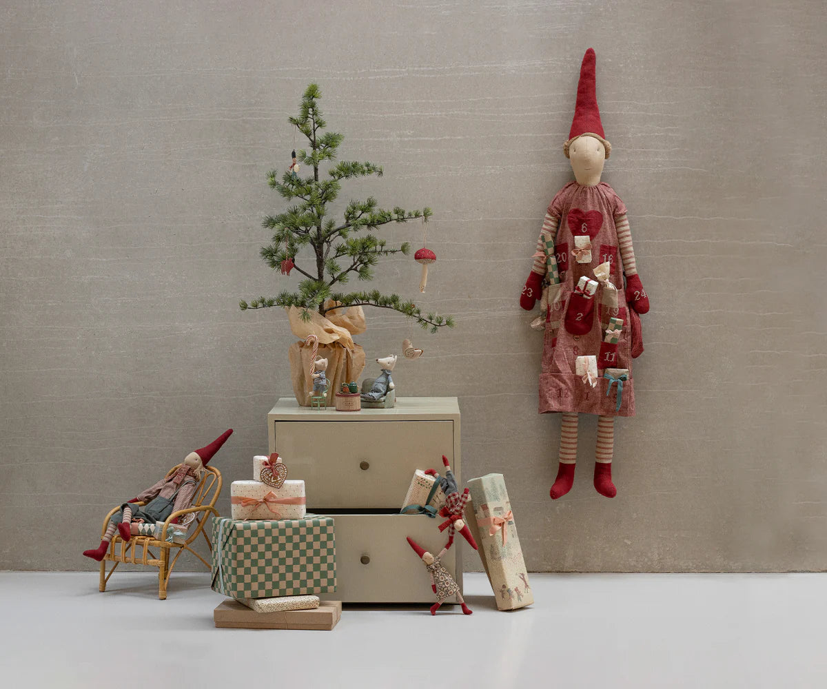 PIXY, SIZE 4 – BERNIUKAS SU MARŠKINĖLIAIS IR KELNĖMIS