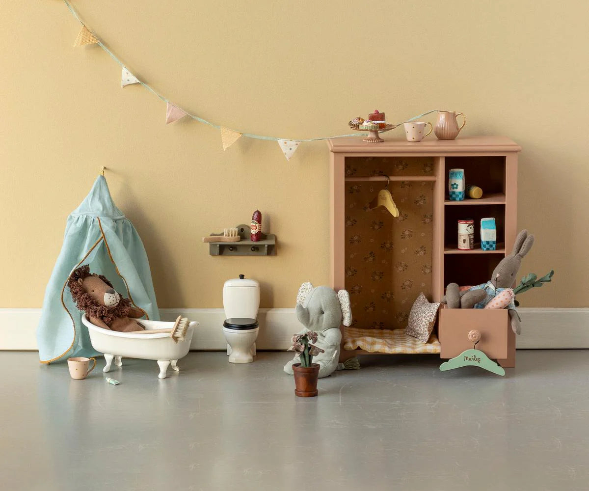 TOILET, MINIATURE