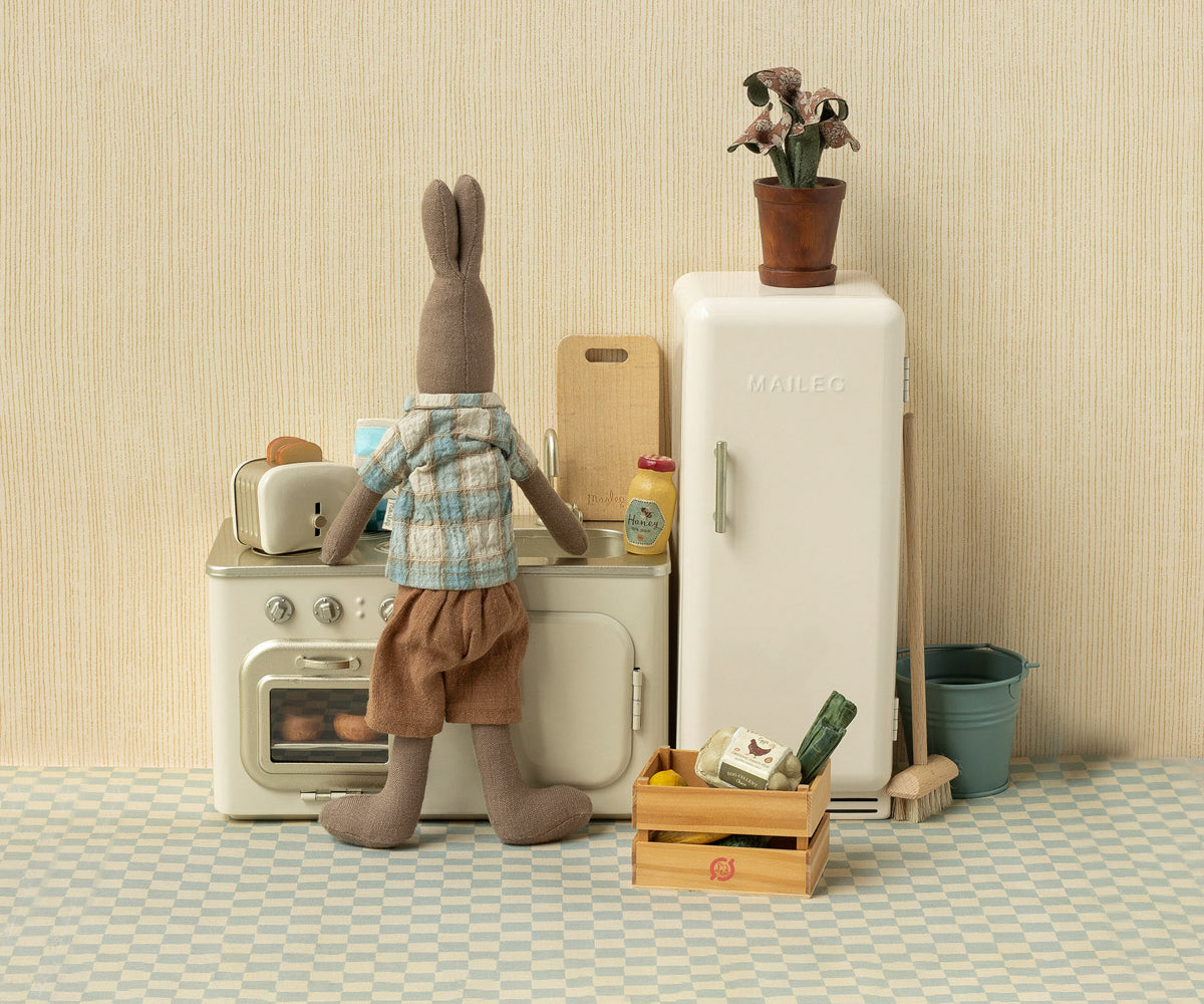 Toaster With Bread, Miniature - Off White – Maileg, view 2