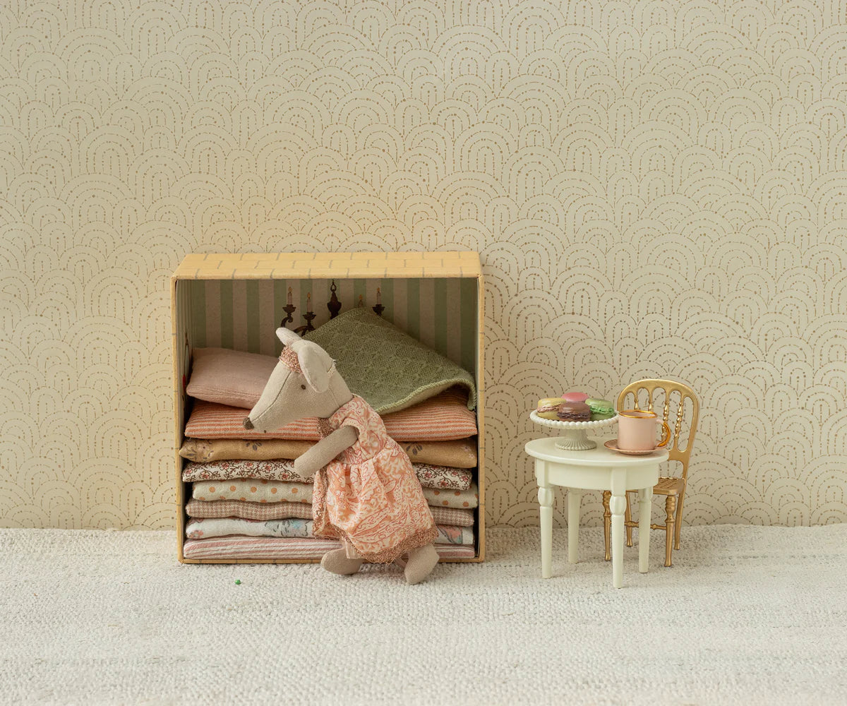 VINTAGE SIDE TABLE, MOUSE - OFF WHITE