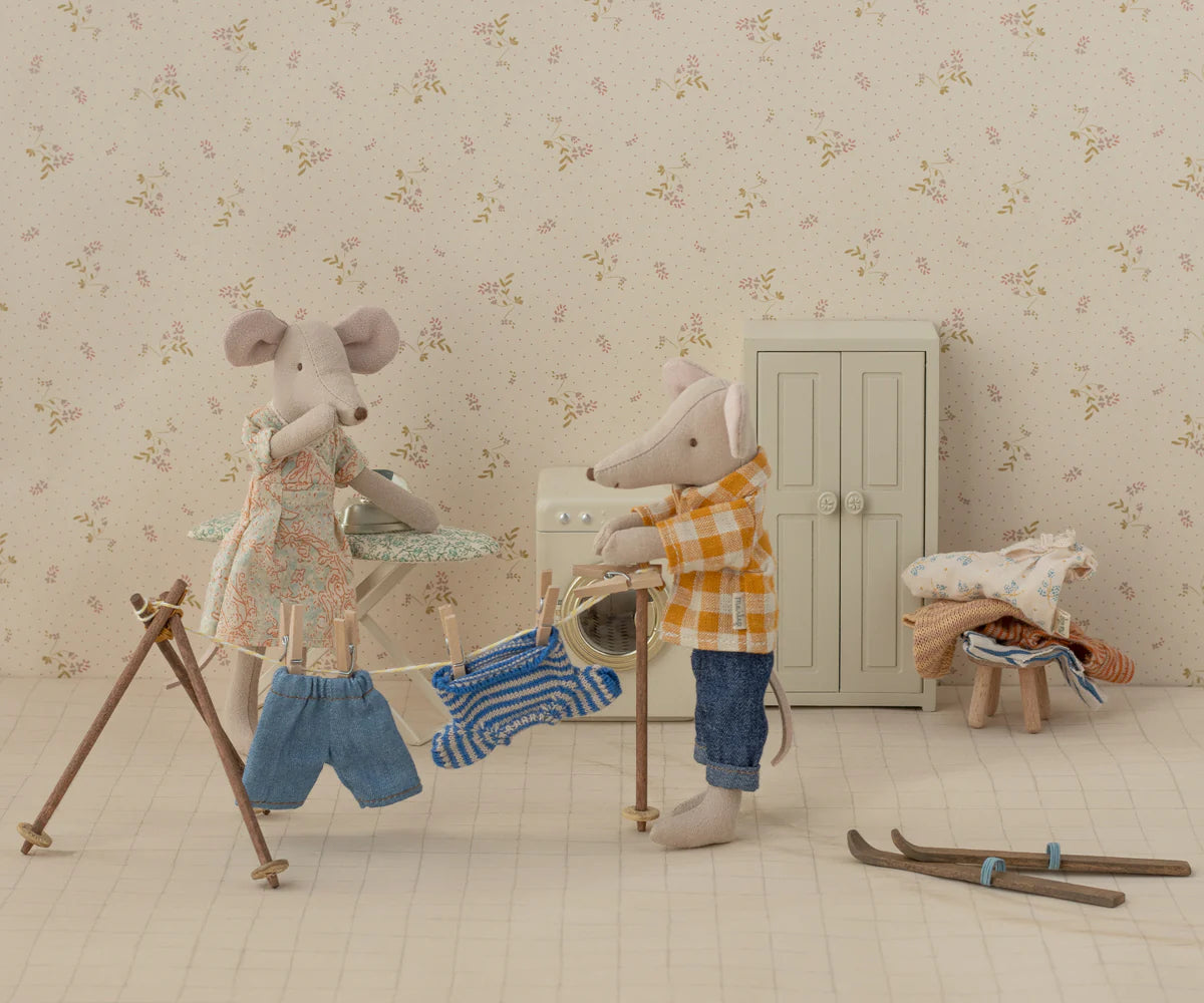 PELIUKO MEGZTUKAS IR KELNĖS