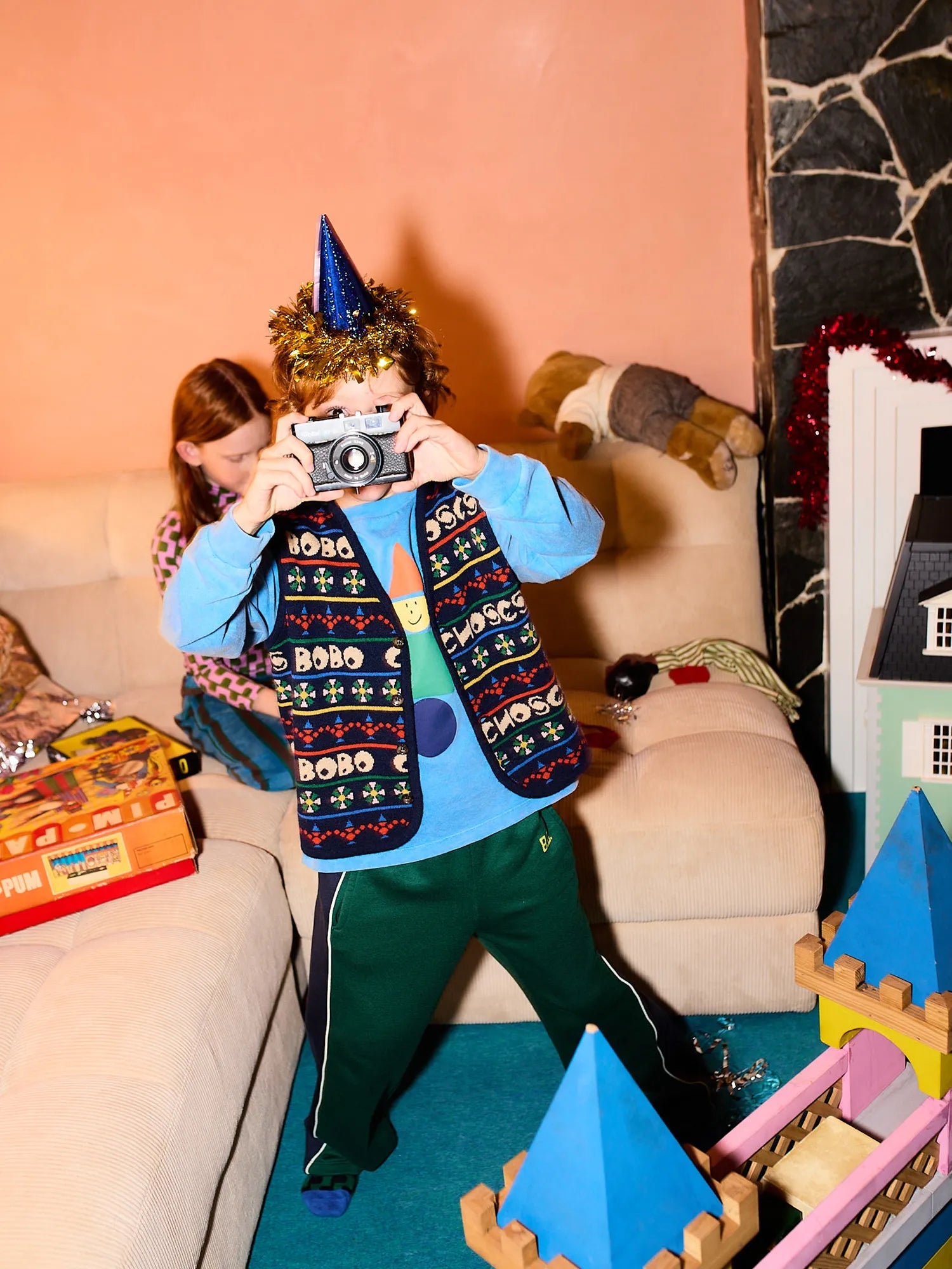 „Toys All Over“ megzta liemenė