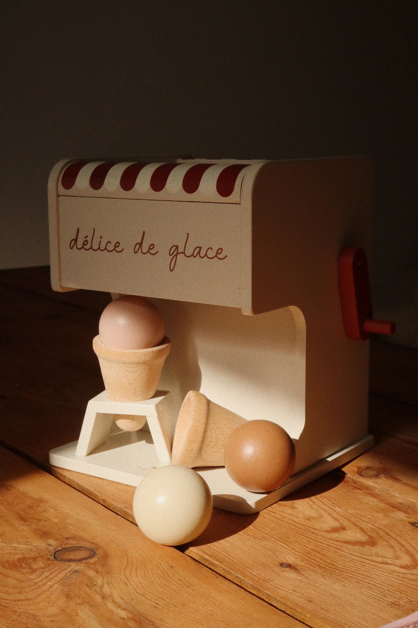 WOODEN ICE CREAM MAKER - BEIGE