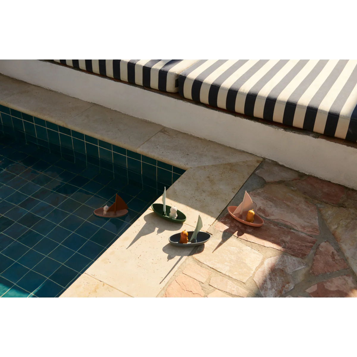 VANDENS ŽAISLAI - ENSLEY LAIVELIAI