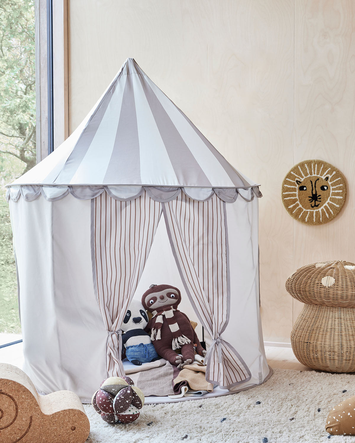 CIRCUS TENT