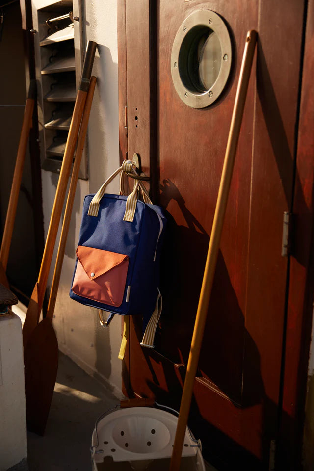 BACKPACK MEDIUM | ENVELOPE | NED BLUE